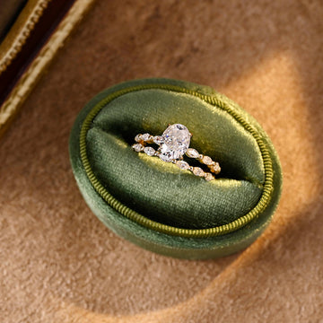Crushed Ice Oval Cut Moissanite Engagement Ring and Wedding Band Set, Solid Gold Wedding Set, Anniversary Gift for Girl, Woman, Wife