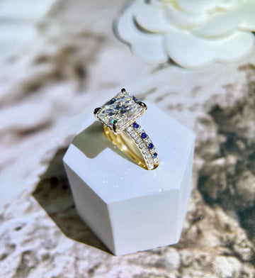 Pave Radiant Moissanite Engagement Ring Set, 9K/14K/18K Solid Gold Moissanite Bridal Set, Halo Wedding Ring, Anniversary Gift for Woman