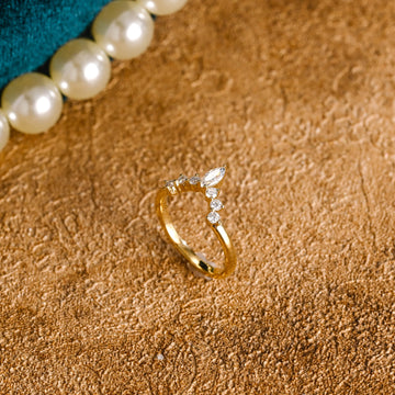Solid Gold Moissanite Curved Wedding Ring for Oval