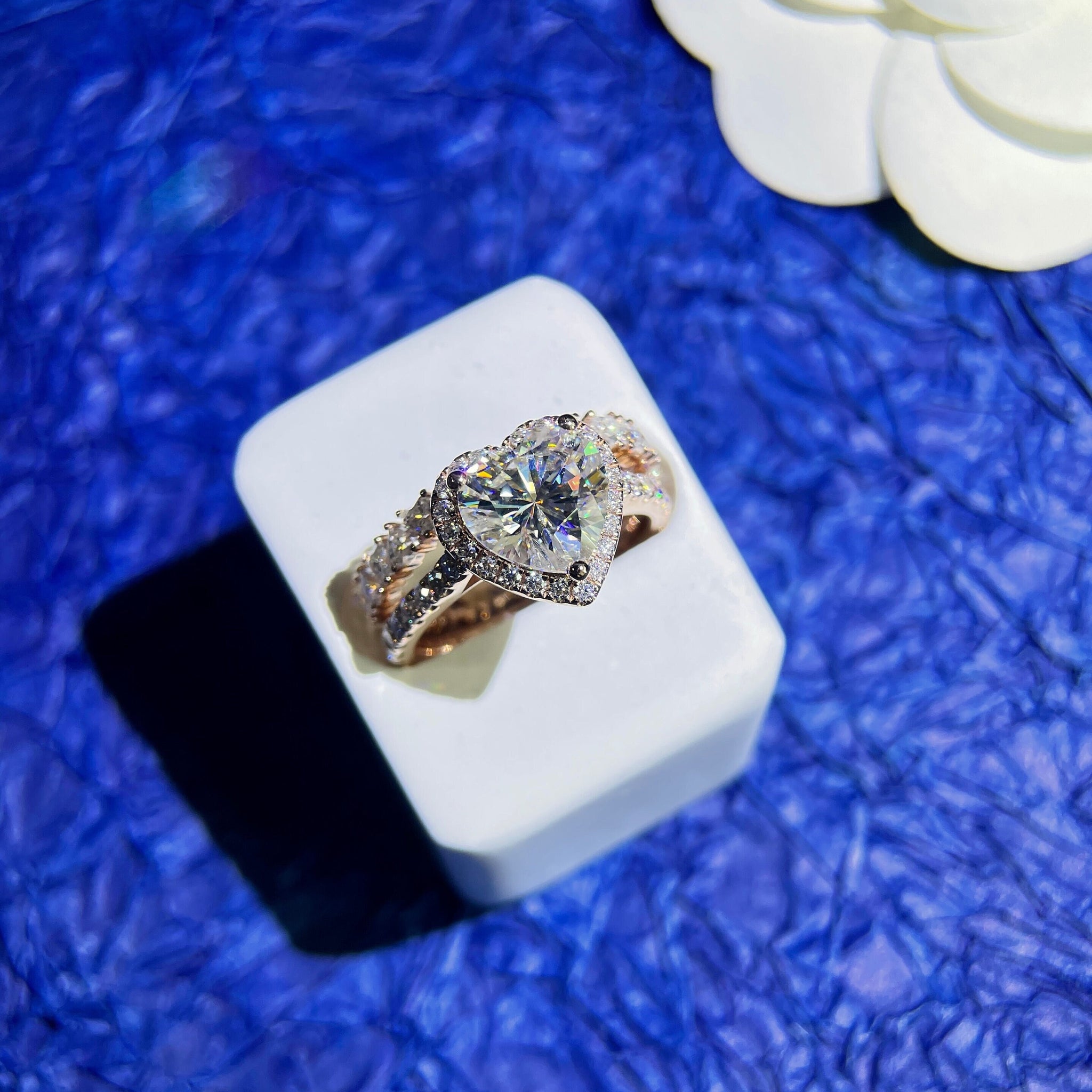 Solid Gold Heart Moissanite Engagement Ring &amp; Wedding Ring Set, Classic Bridal Set, Art Deco Ring, Anniversary/ Birthday Gift for Woman, Her
