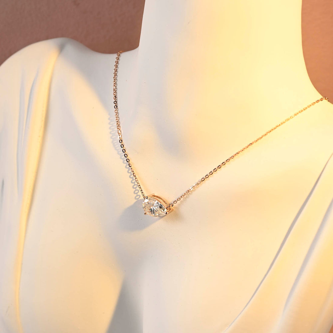 Pear Cut Moissanite Pendant, Moissanite Pendant Necklace, Solid Gold Teardrop Chain Pendant, Gold Pear Necklace, Anniversary Gift for Women