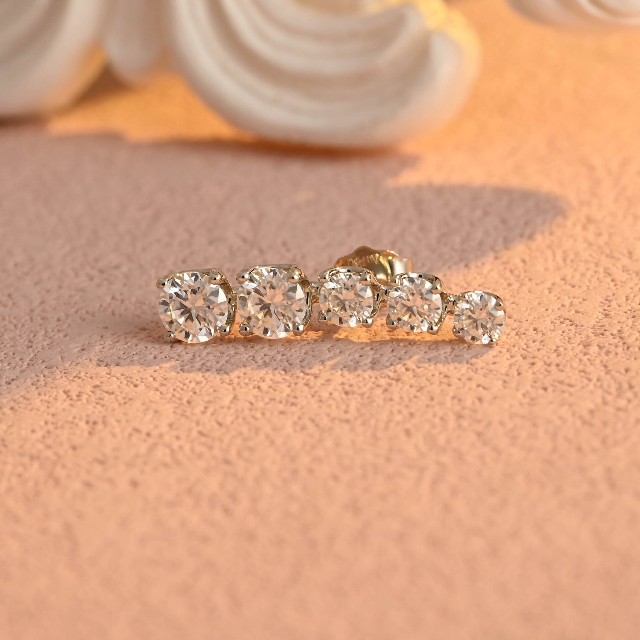 Round Cut Moissanite Curved Stud Earrings, 9K 14K 18K Gold Moissanite Earrings for Women, Dainty Minimalist Earrings, White Gold Earrings