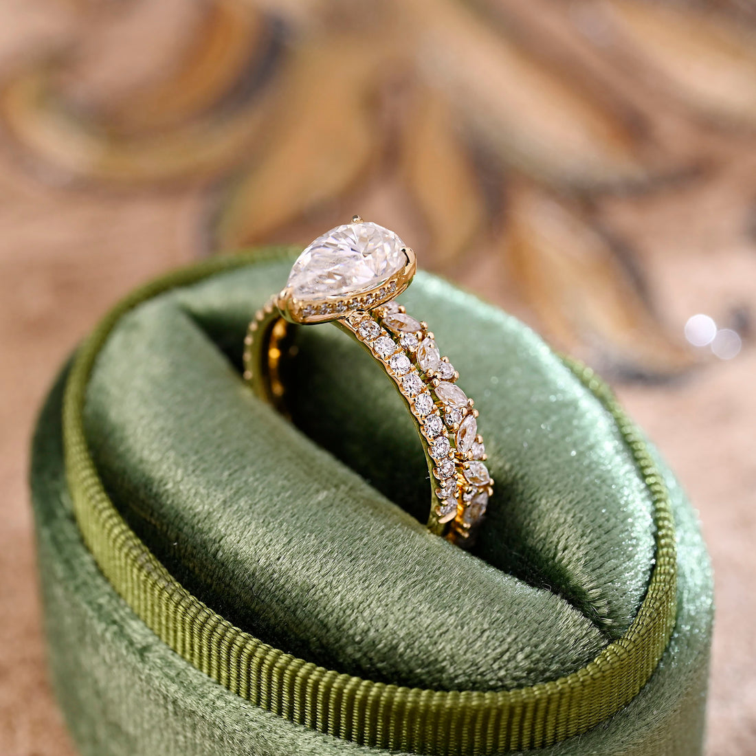 Pear Cut Moissanite Engagement Ring Set, Solid Gold Wedding Ring Set, Art Deco Halo Ring Set, Bridal Set, Anniversary Gift for Woman, Girl