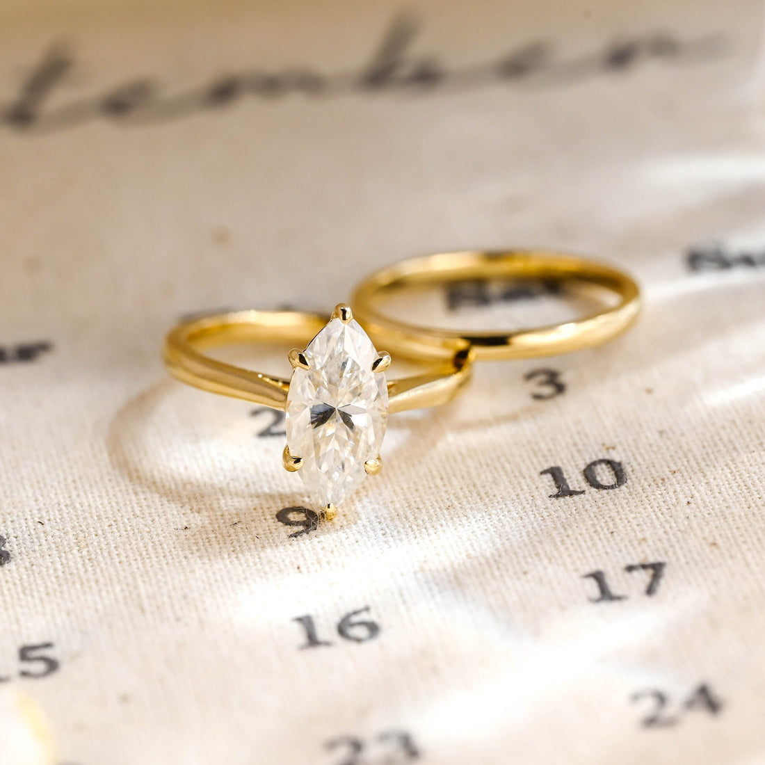 Solitaire Marquise Cut Moissanite Ring Set, 9K/14K/18K Solid Gold Plain Band Moissanite Bridal Ring Set For Her, Engagement/Wedding Ring Set