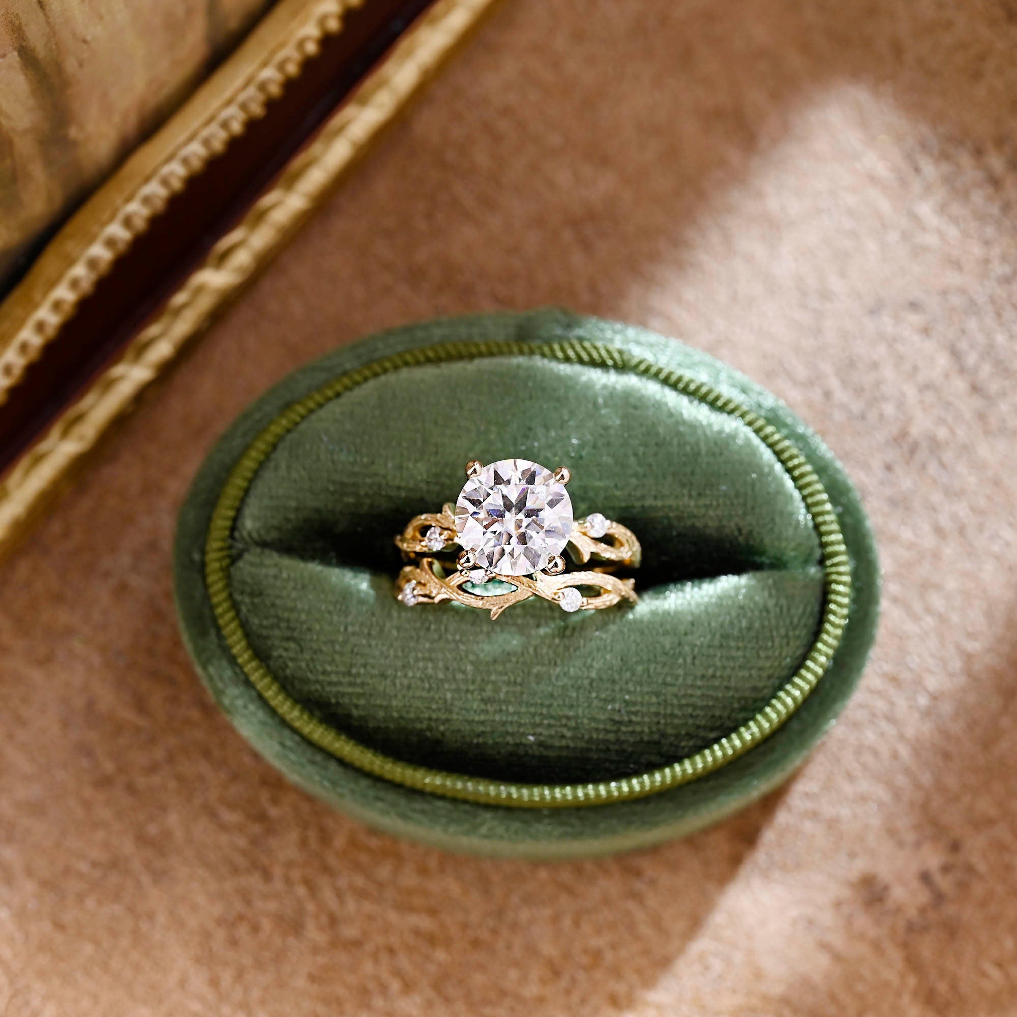 Solid Gold Round Cut Moissanite Engagement Ring and Wedding Band Set, Bridal Ring Set, Art Deco Ring, Anniversary Gift for Woman, Wife, Her