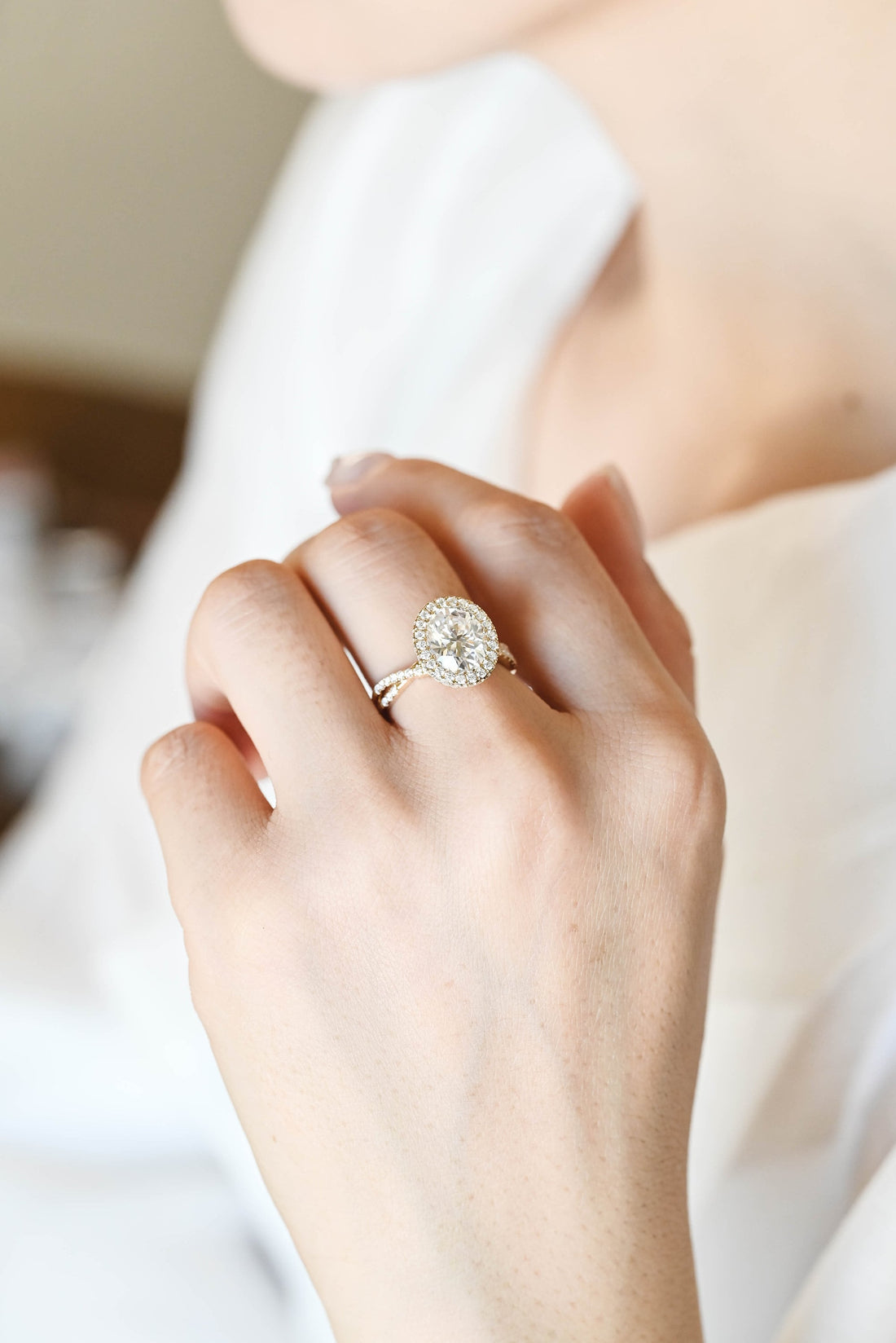 Solid Gold Oval Cut Moissanite Engagement Ring and Wedding Ring Set, Art Deco Ring Set, Vintage Bridal Ring Set, Anniversary Gift for Woman