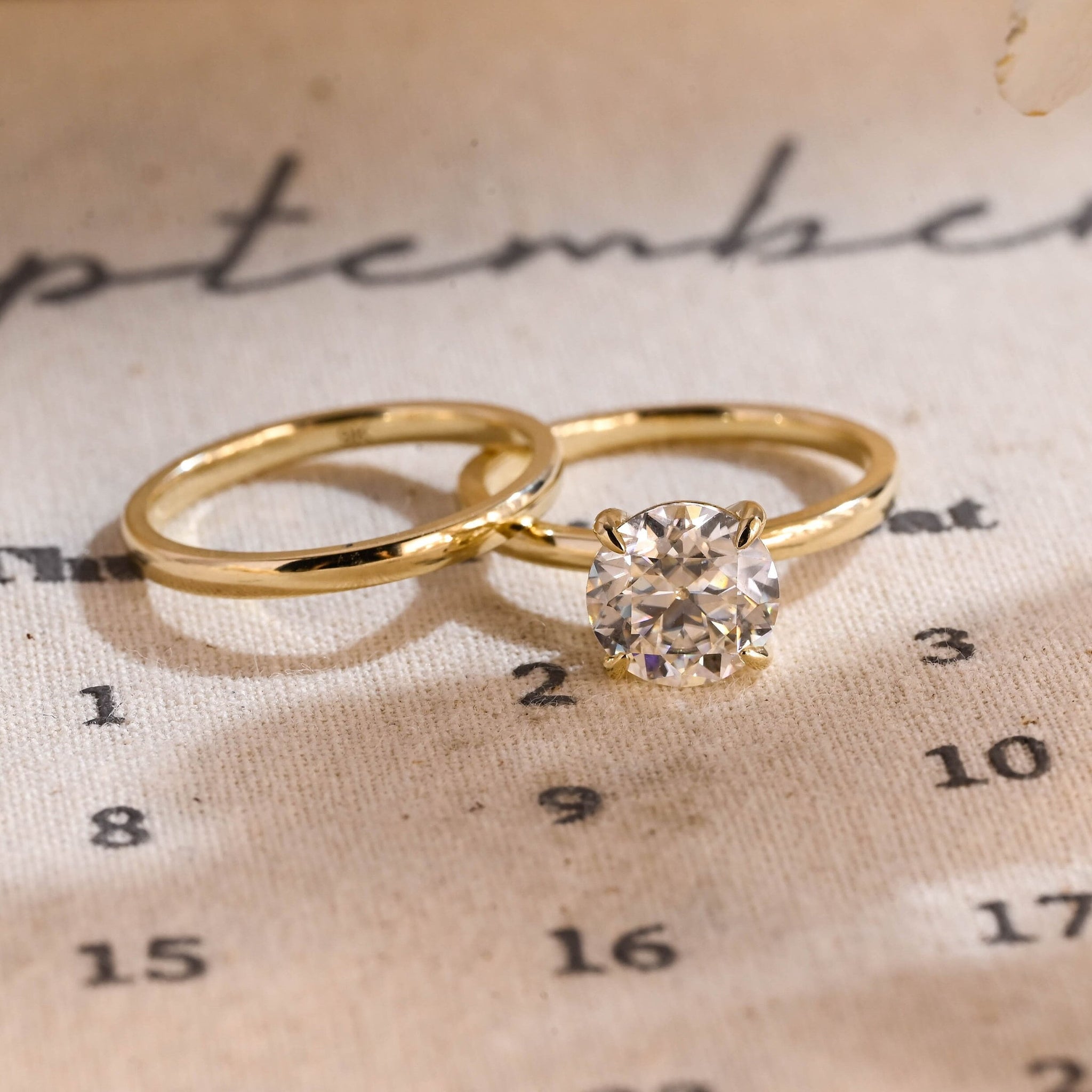 Solid Gold Round Moissanite Engagement Ring Set, Plain Band Bridal Ring Set for Women, Round Diamond Moissanite Wedding Ring Set, Ring Gifts