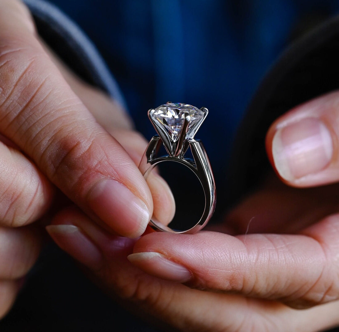 4 Prong Solitaire 5.00ct Round Diamond Engagement Ring