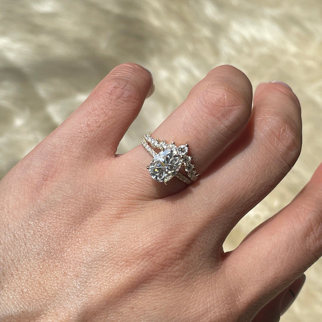Oval Flower Moissanite Engagement Ring Set, Floral Vintage Moissanite Ring, Unique Oval Pave Bridal Set, 9K/14K/18K Gold Oval Ring Gift