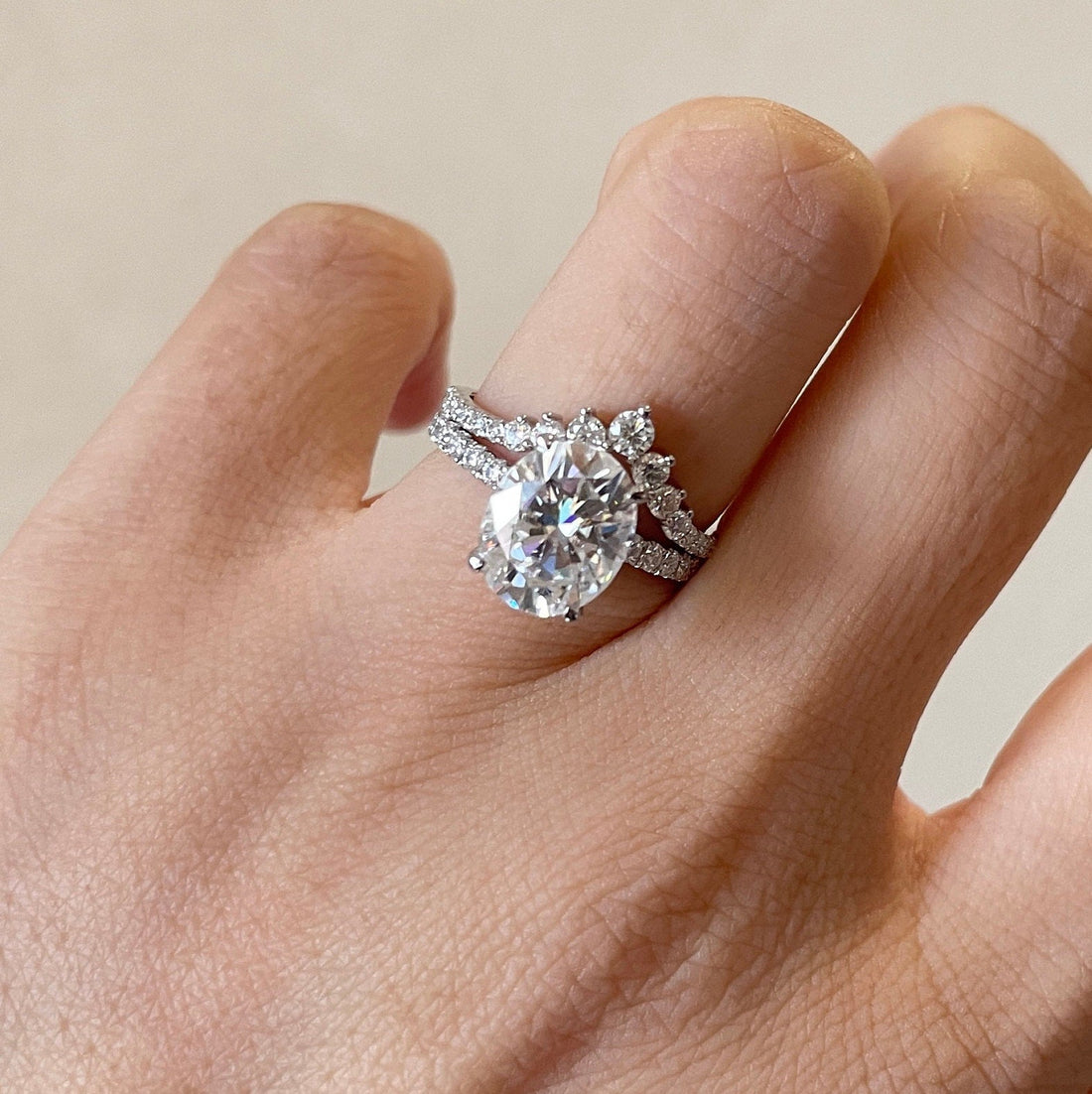 1ct Oval Moissanite Bridal Set, Classic Oval Pave Moissanite Engagement Ring Set,Round Curved Vintage Moissanite Ring,9K White Gold Ring Set