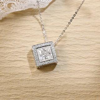 9K/14K/18K Solid Gold Princess Cut Moissanite Pendant/Solid Gold Necklace/Single Clasp/Moissanite Pendant Necklace/Anniversary Gift