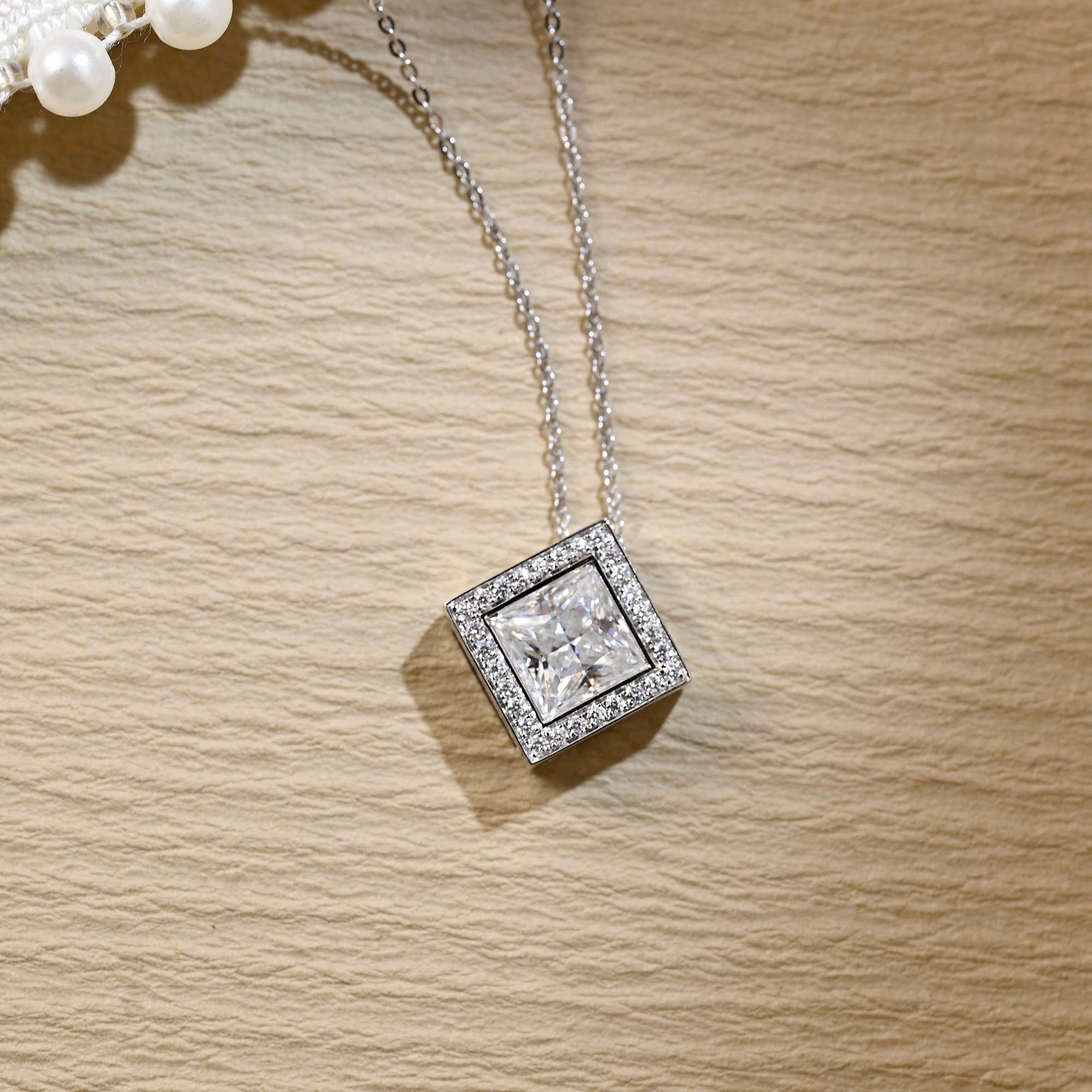 9K/14K/18K Solid Gold Princess Cut Moissanite Pendant/Solid Gold Necklace/Single Clasp/Moissanite Pendant Necklace/Anniversary Gift
