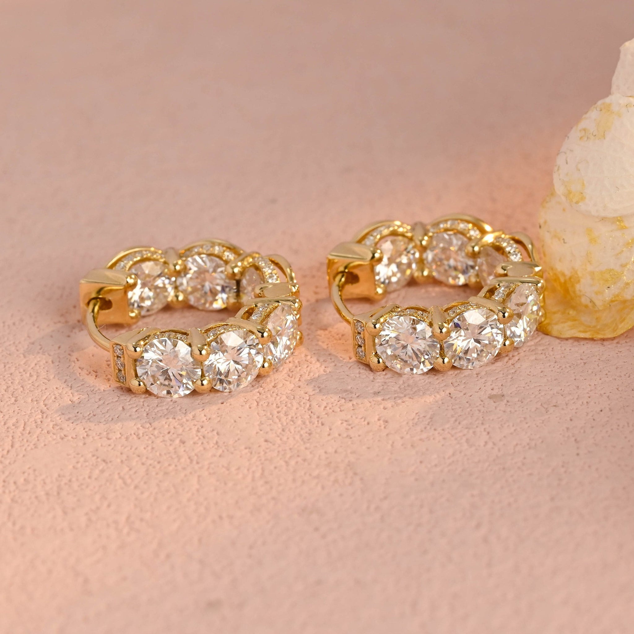 Round Moissanite Huggie Earrings,Luxurious 4-5mm Round Moissanite Earring Studs,9K 14K 18 Yellow Gold White Gold Moissanite Wedding Earrings